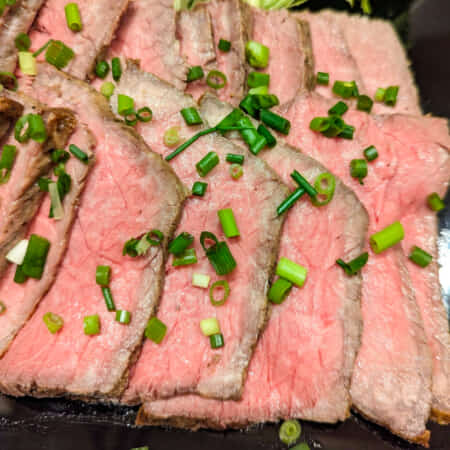 ローストビーフ 国産牛もも（オーブン低温ロースト）｜札幌市白石区でベイクドポークのテイクアウト・デリバリーなら詩の屋